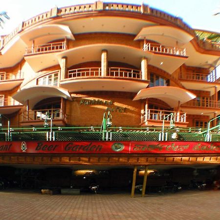 Parklane Hotel Mysore Bagian luar foto