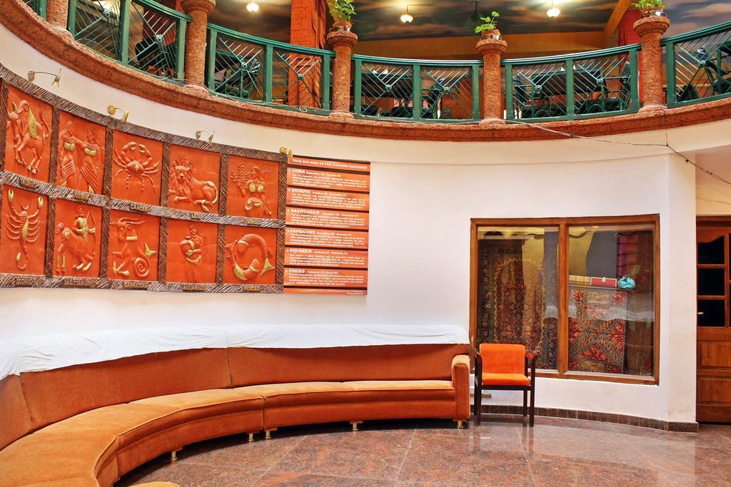 Parklane Hotel Mysore Bagian luar foto