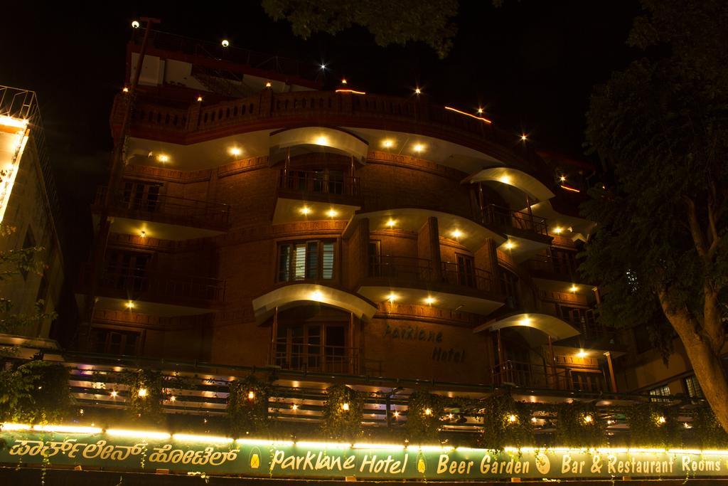 Parklane Hotel Mysore Bagian luar foto