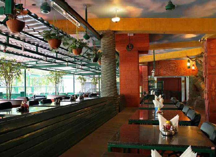 Parklane Hotel Mysore Bagian luar foto